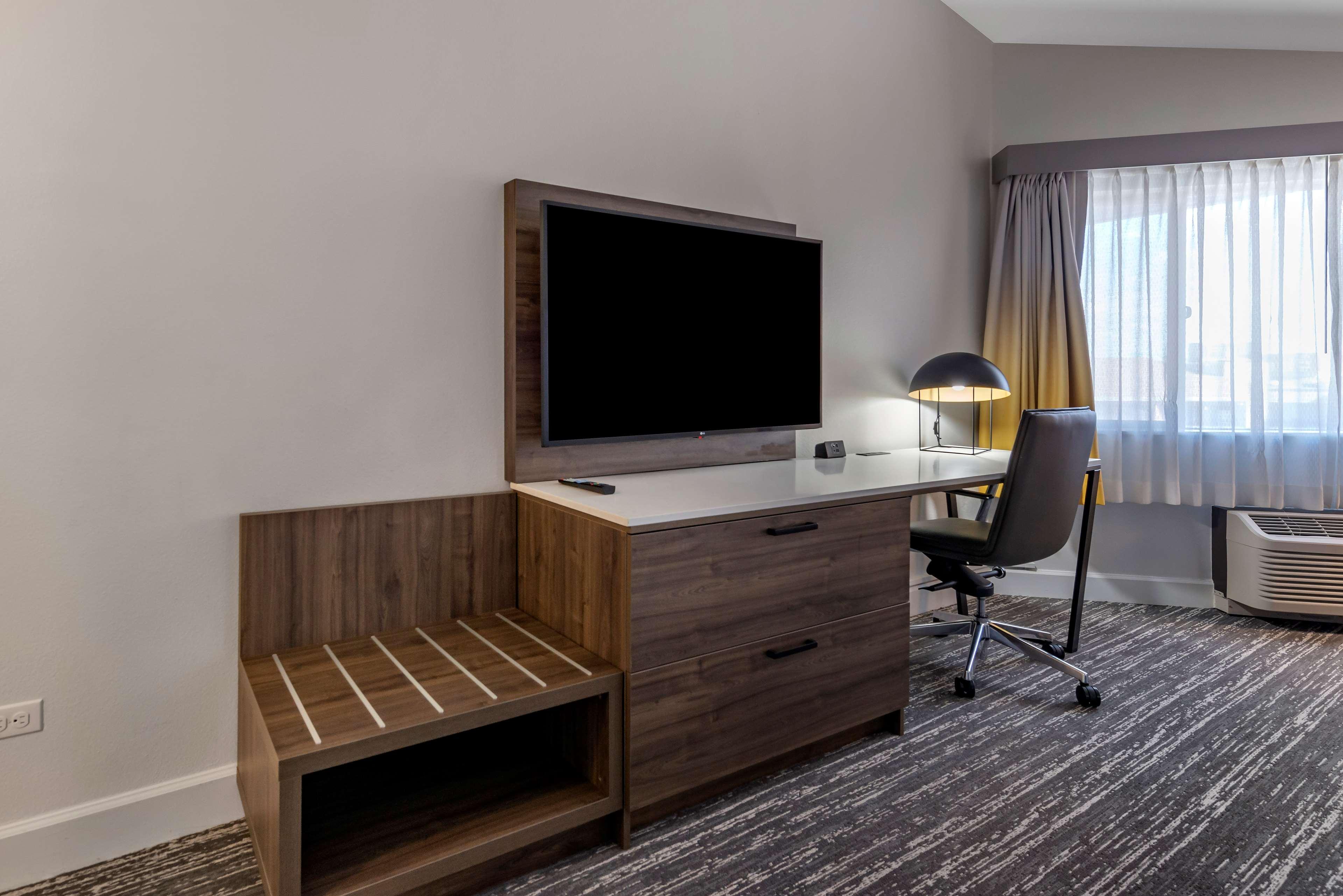Best Western Premier Denver East Buitenkant foto